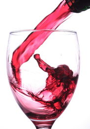 红酒慢慢喝不易醉