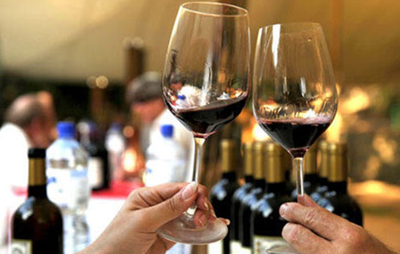 红酒大战“痘”，元芳你怎么看？