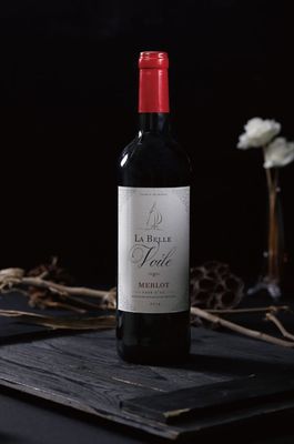 镜头下的醇香 如何打造令人心动的红酒拍摄场景